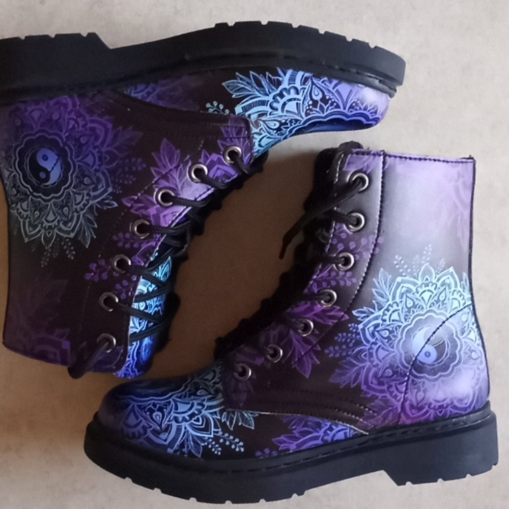 Yes we vibe boots.